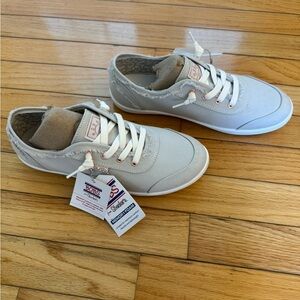 Skechers Bobs Grey Size 8.5 NWT